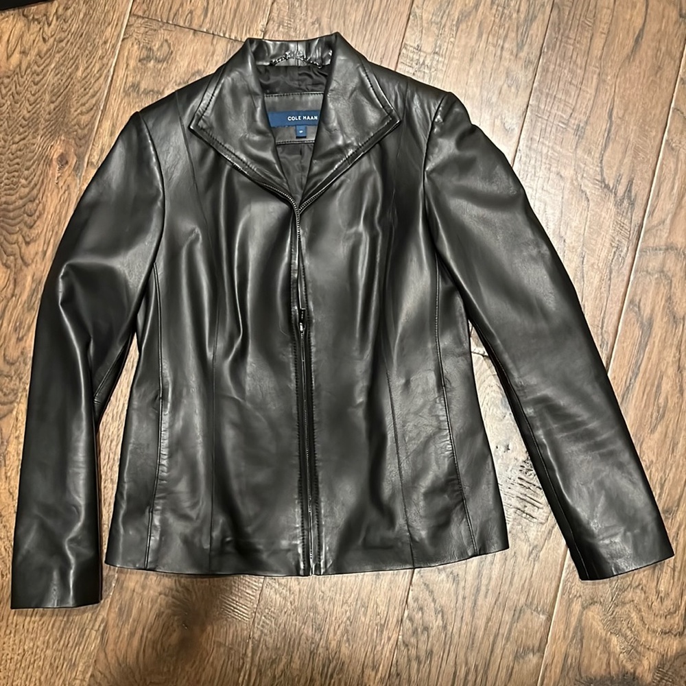 COLE HAAN WOMENS LEATHER JACKET SIZE 4P